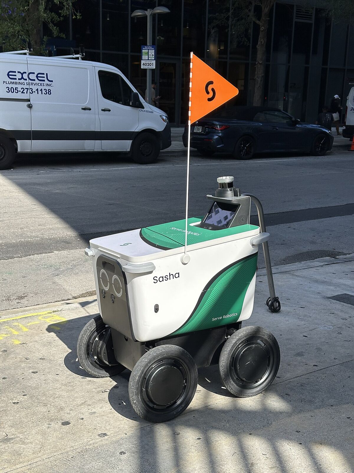 Living with Delivery Robots in 2026: Why I Stopped Going to the Convenience Store