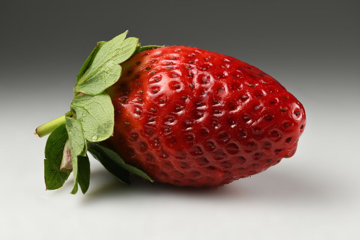 Those 'Seeds' on the Outside of a Strawberry Aren't Actually Seeds